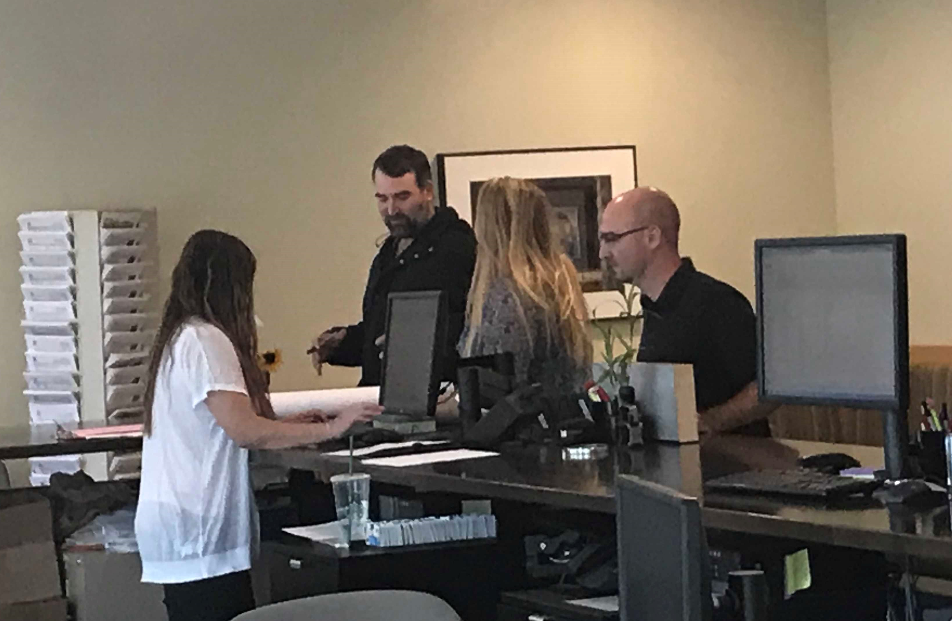 DPER_Customerservicecounter